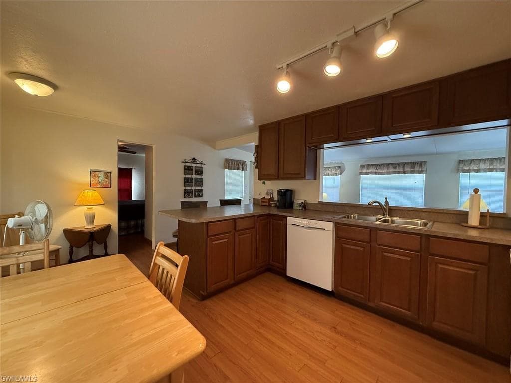 120 Lantern PL-23