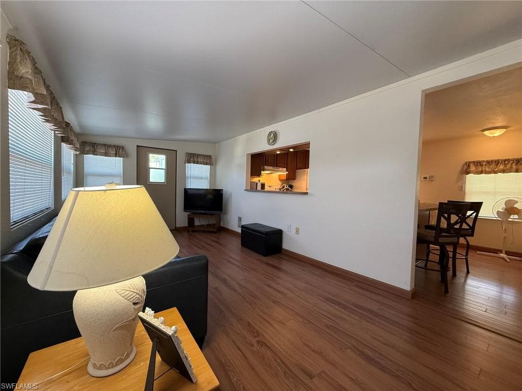 120 Lantern PL-16