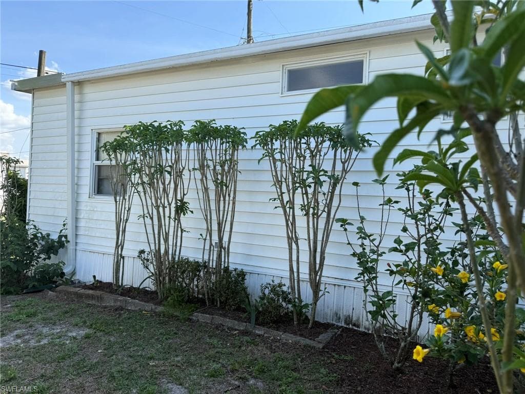 120 Lantern PL-10