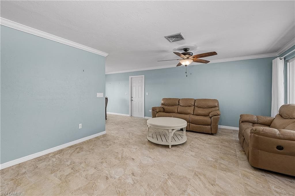 7815 Bocilla LN-6