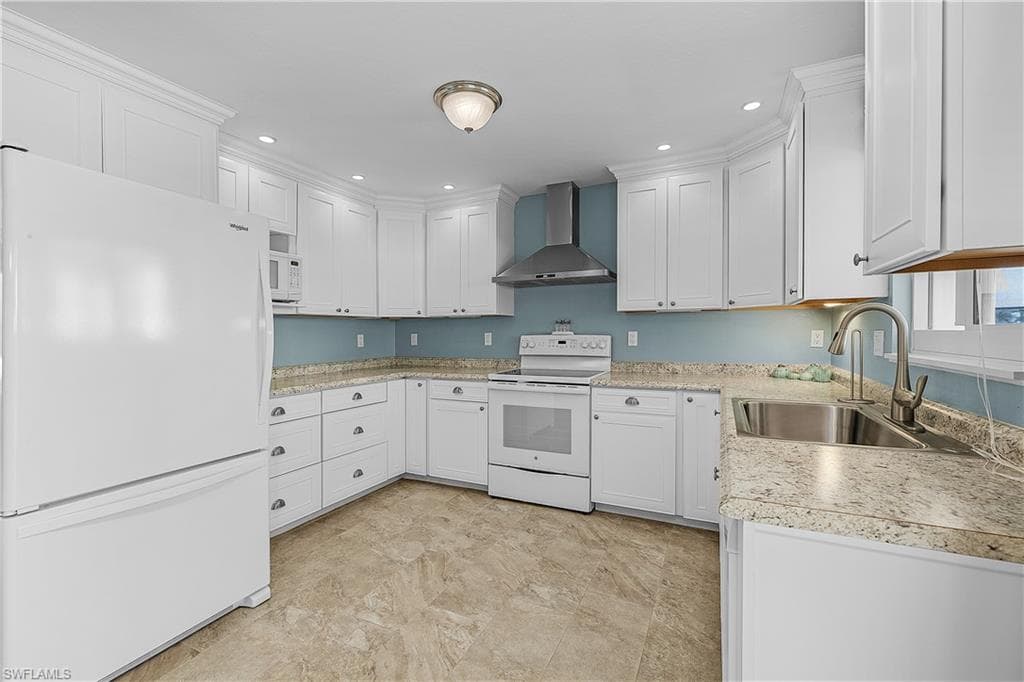 7815 Bocilla LN-11