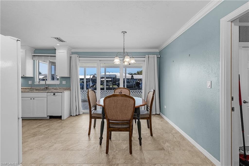 7815 Bocilla LN-8