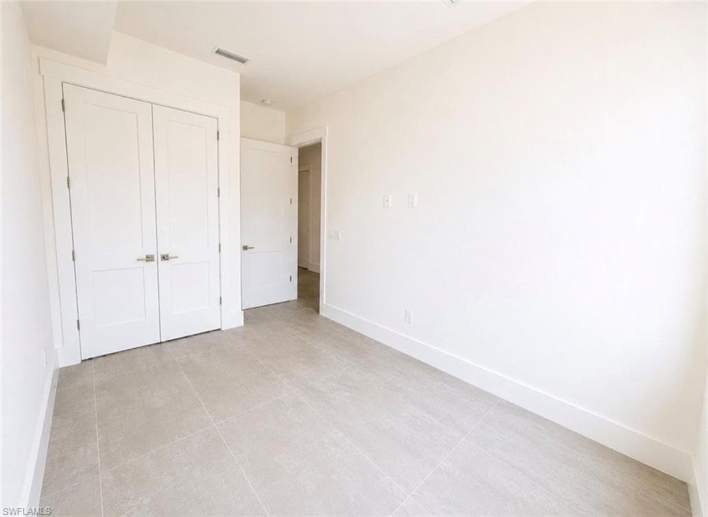 2727 Van Buren AVE-12
