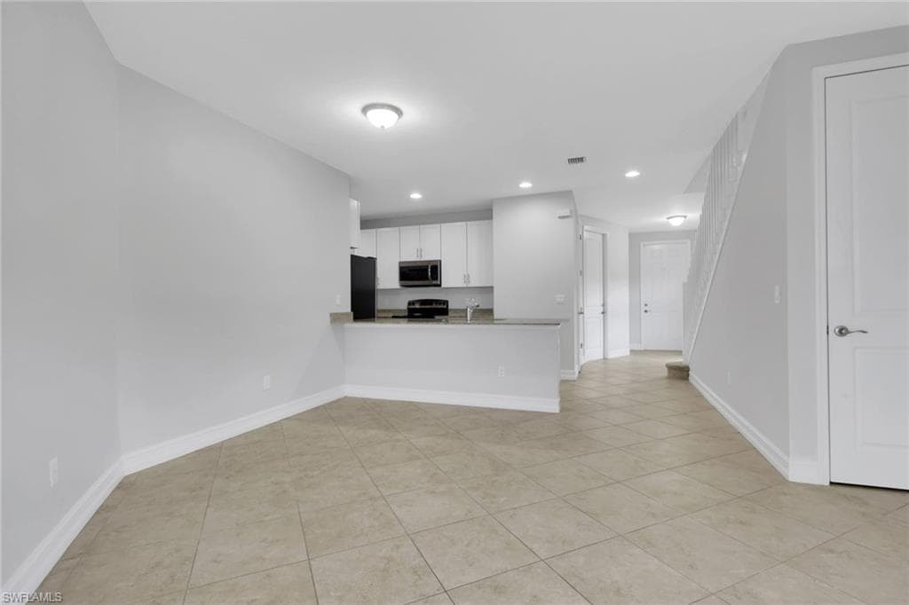 7738 Bristol CIR-7