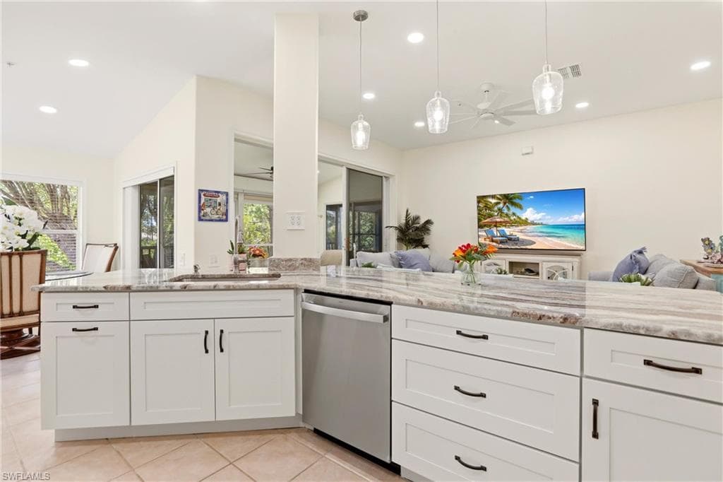 817 Carrick Bend CIR 201-7