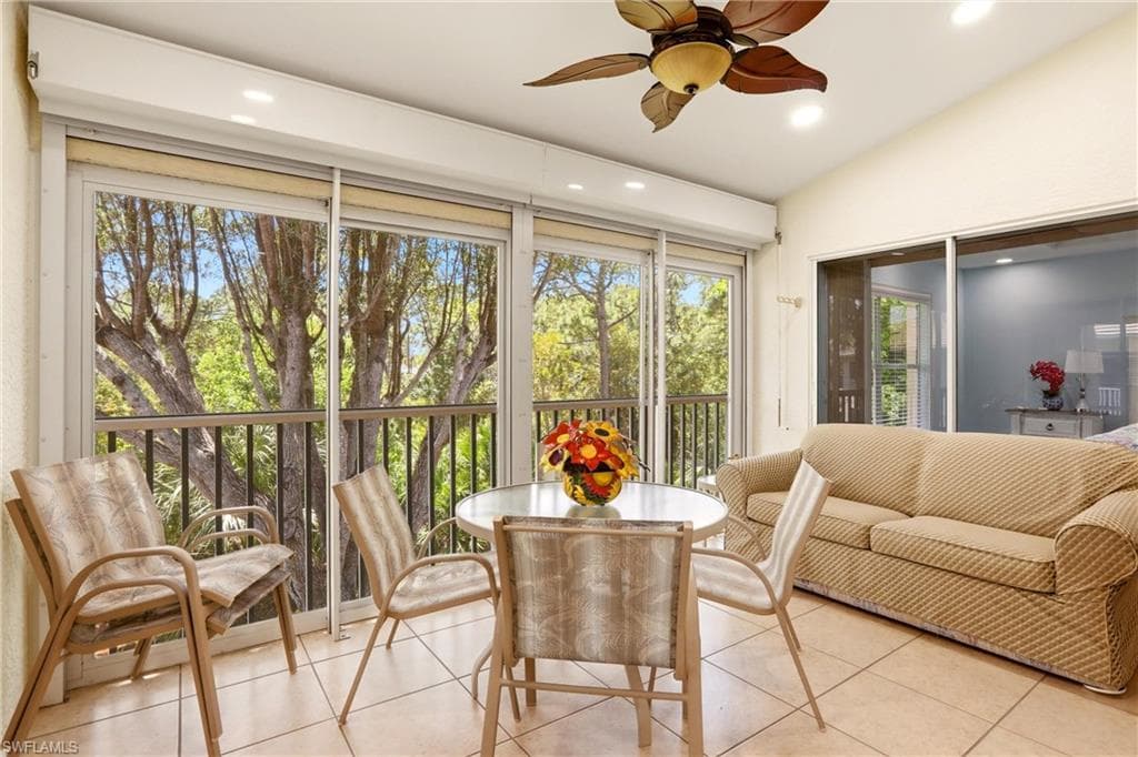 817 Carrick Bend CIR 201-11