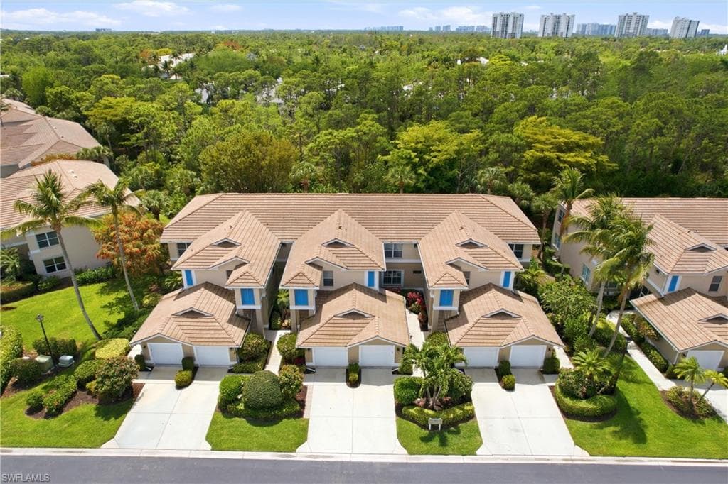 817 Carrick Bend CIR 201-25