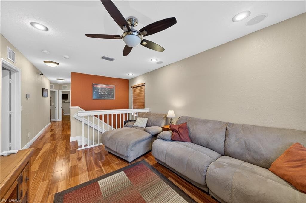 17560 Brickstone LOOP-13