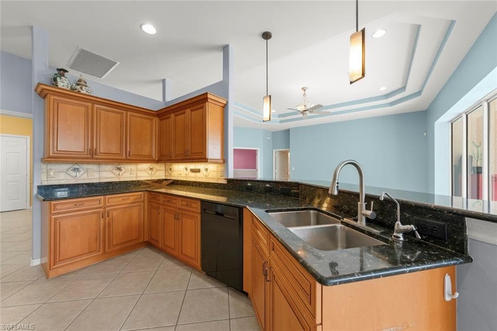 2165 Berkley WAY-23