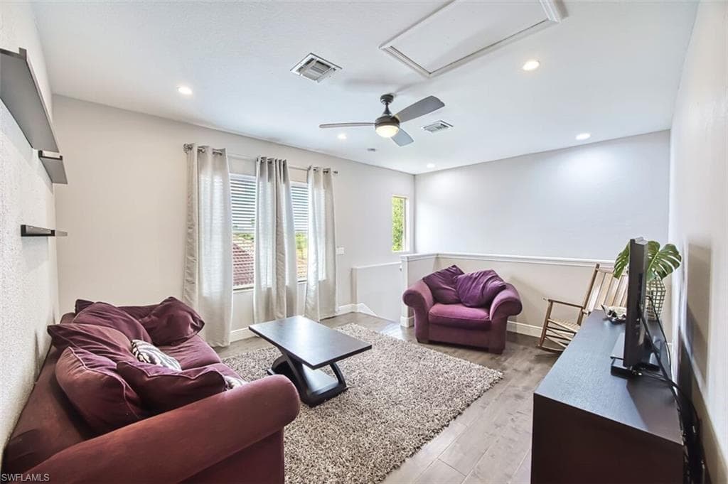 16018 Thorn Wood DR-32