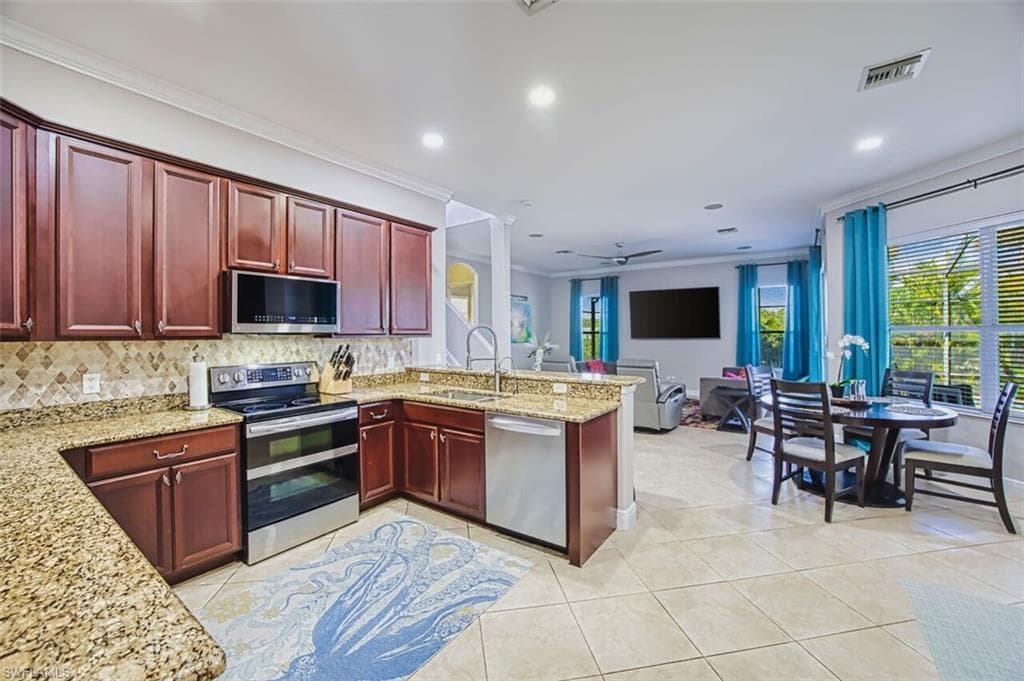 16018 Thorn Wood DR-14