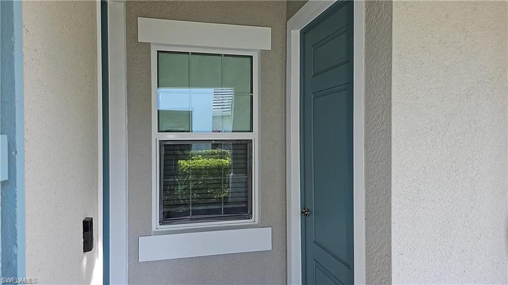 2305 Ariane DR-6