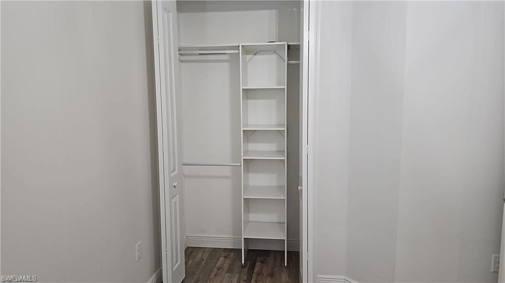 2305 Ariane DR-32