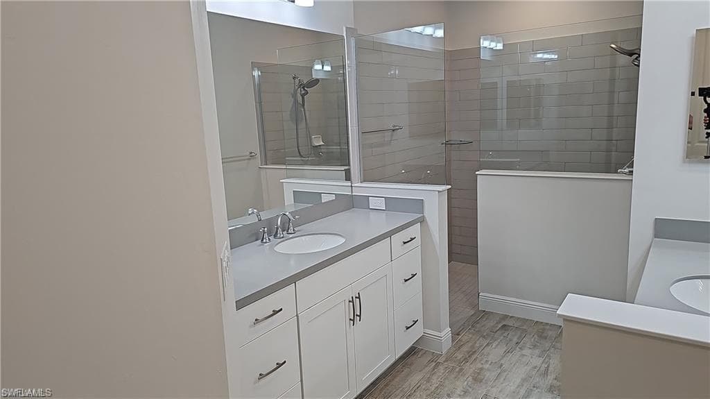 2305 Ariane DR-15