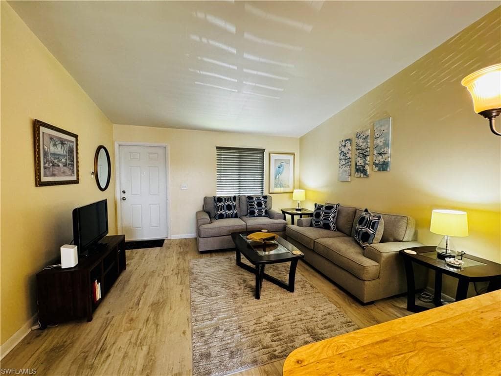 4903 Vincennes ST 212-4