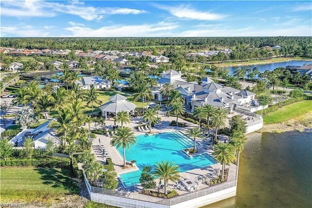 9607 Everglades DR-42