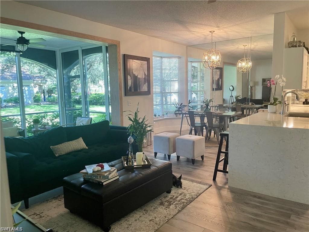 56 Silver Oaks CIR 102-12