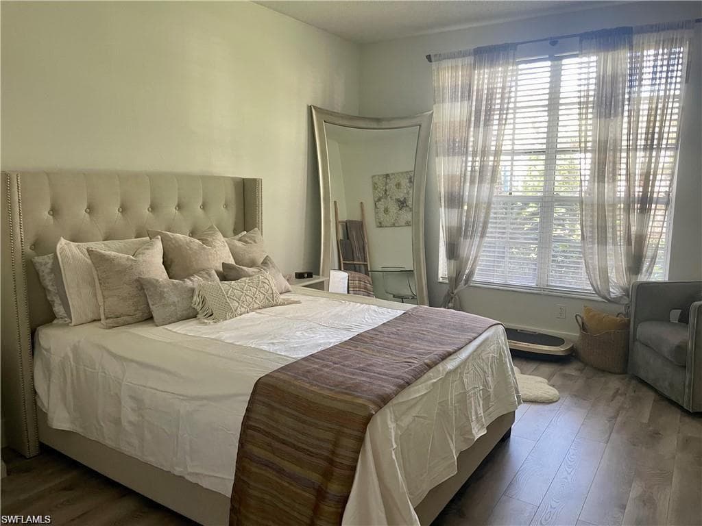 56 Silver Oaks CIR 102-3