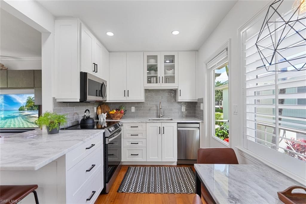 221 8th AVE S 221B-6