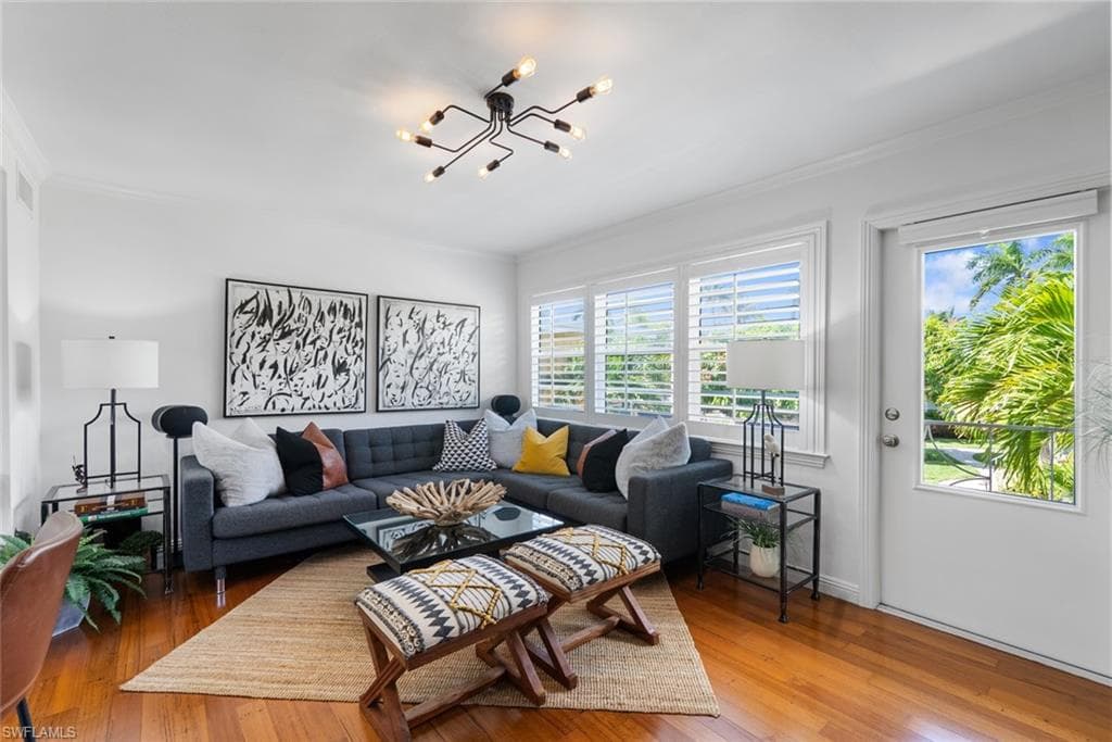 221 8th AVE S 221B-1