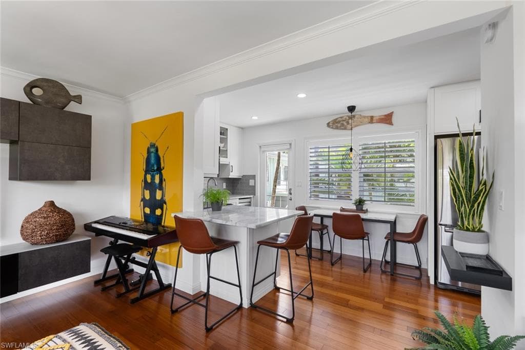 221 8th AVE S 221B-4