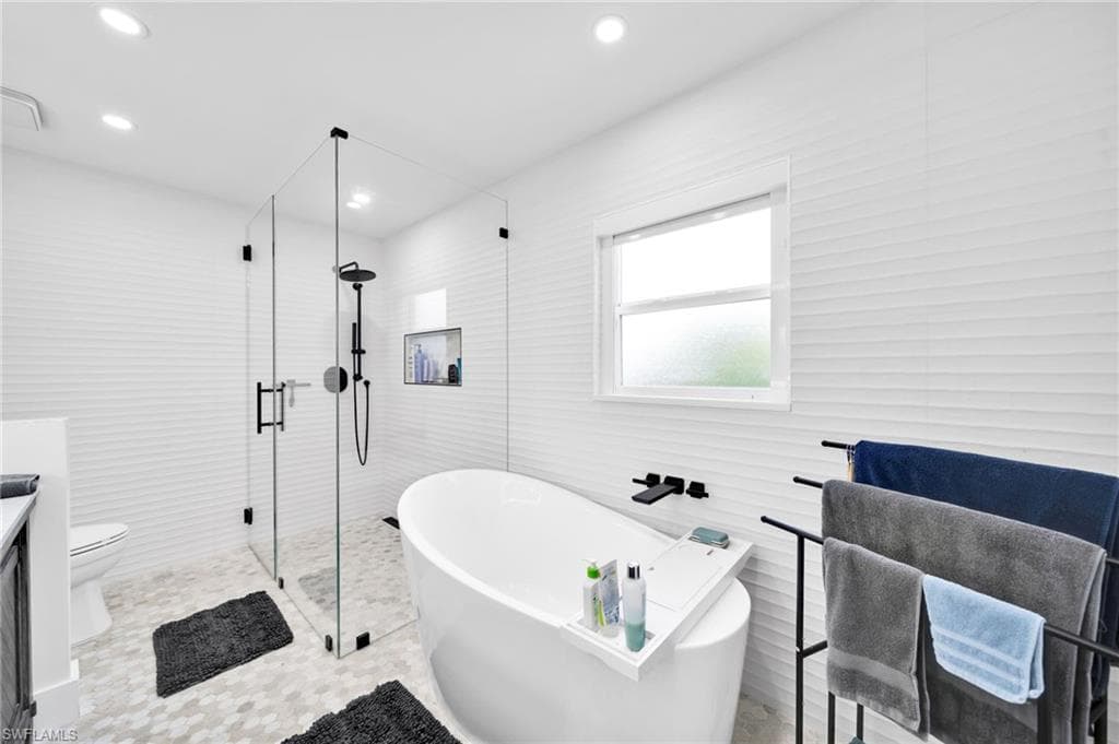 1574 Ricardo AVE-26