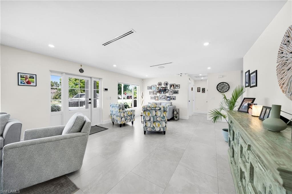 1574 Ricardo AVE-7