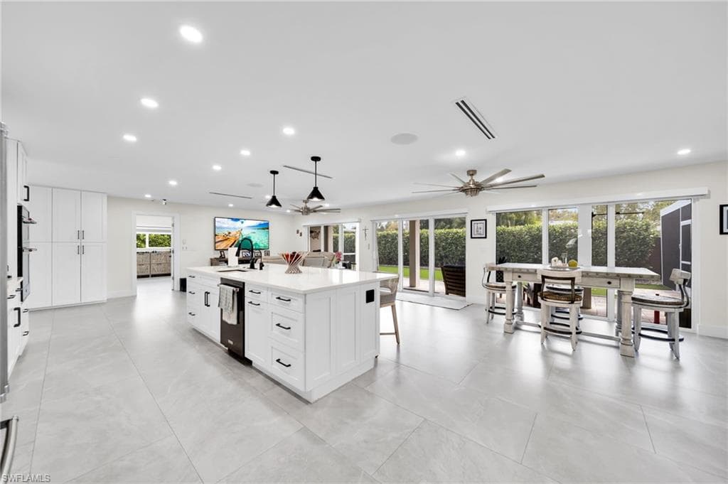 1574 Ricardo AVE-34