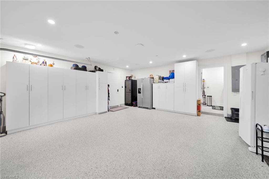 1574 Ricardo AVE-48