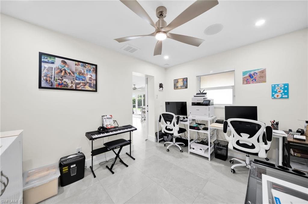 1574 Ricardo AVE-21