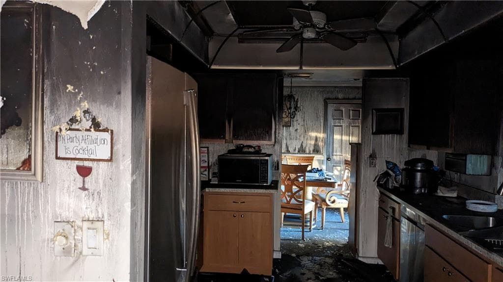 104 Fleur De Lis LN-14