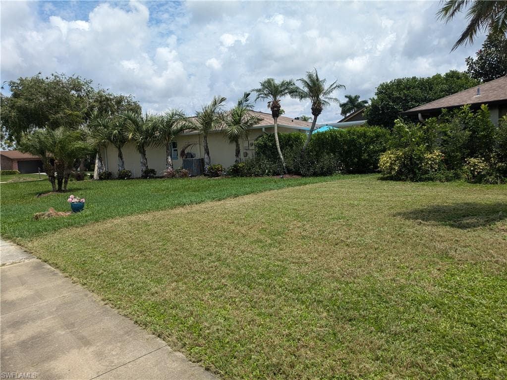 104 Fleur De Lis LN-4