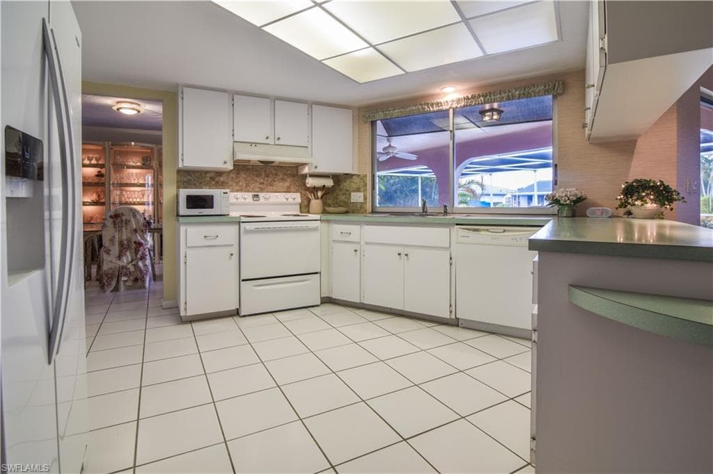 4632 Gulf AVE-11