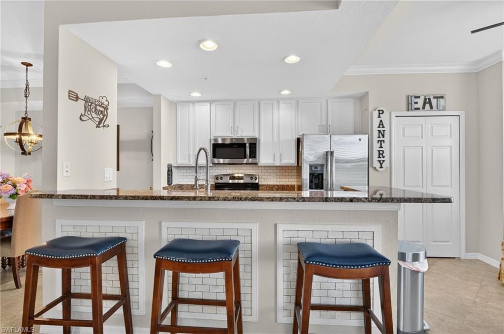 9513 Avellino WAY 2014-23
