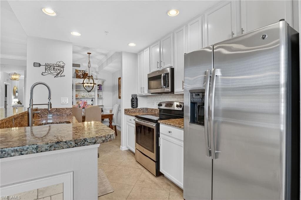 9513 Avellino WAY 2014-24