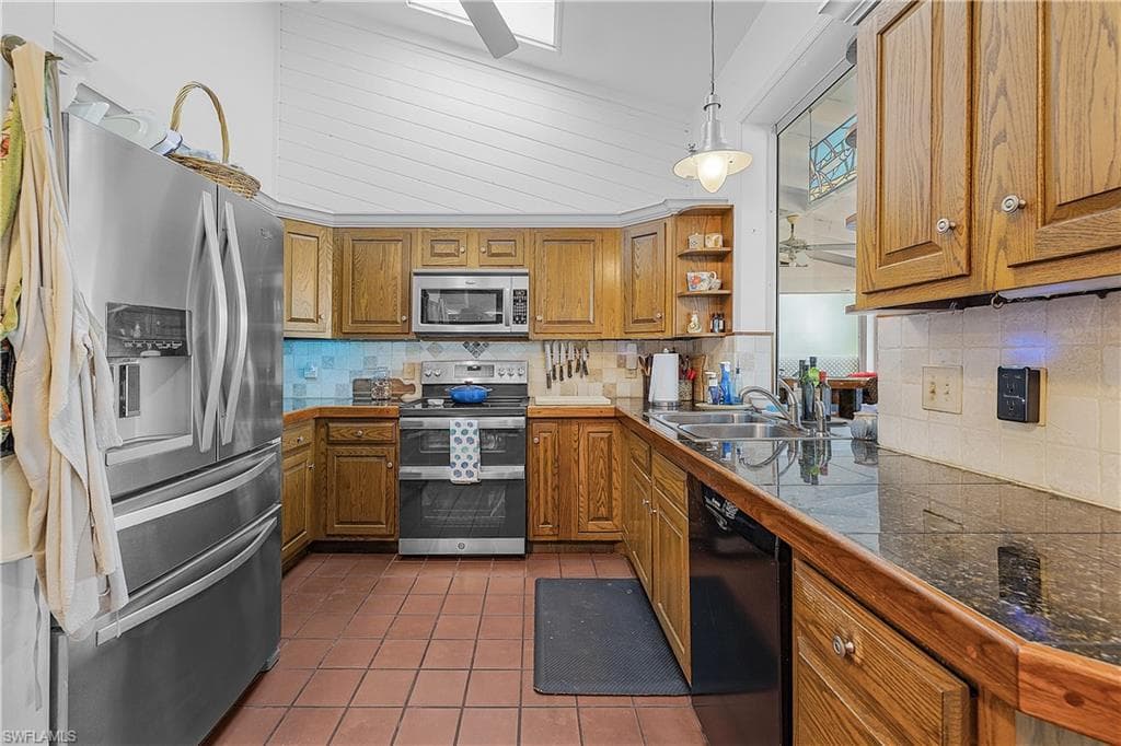 16353 Buccaneer ST-14