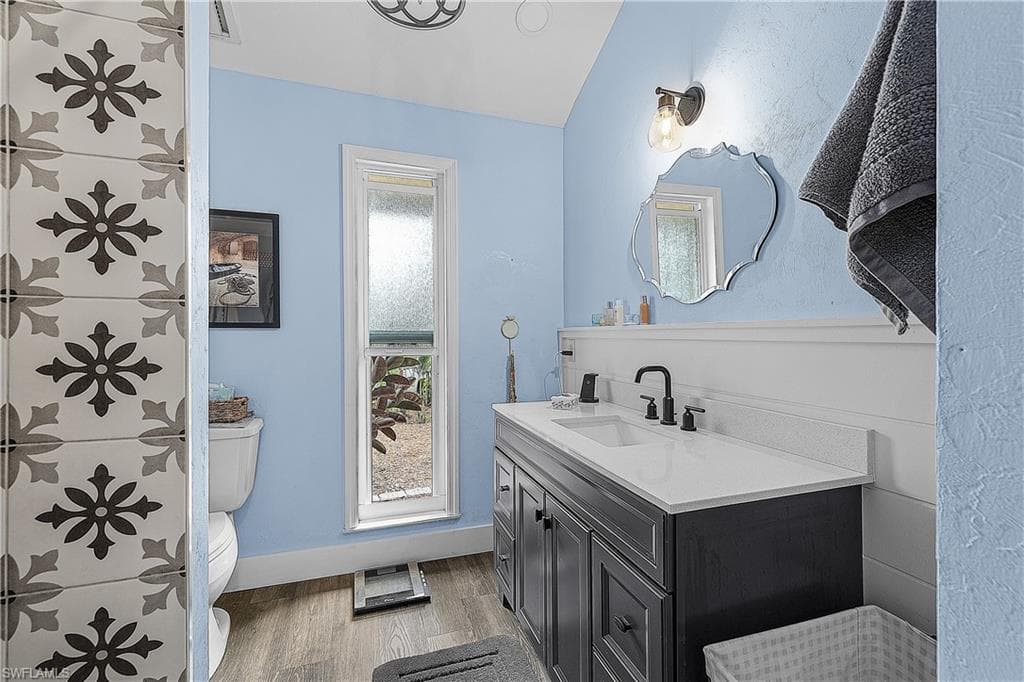 16353 Buccaneer ST-19