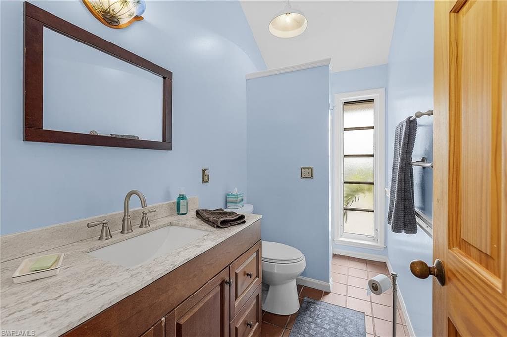 16353 Buccaneer ST-21