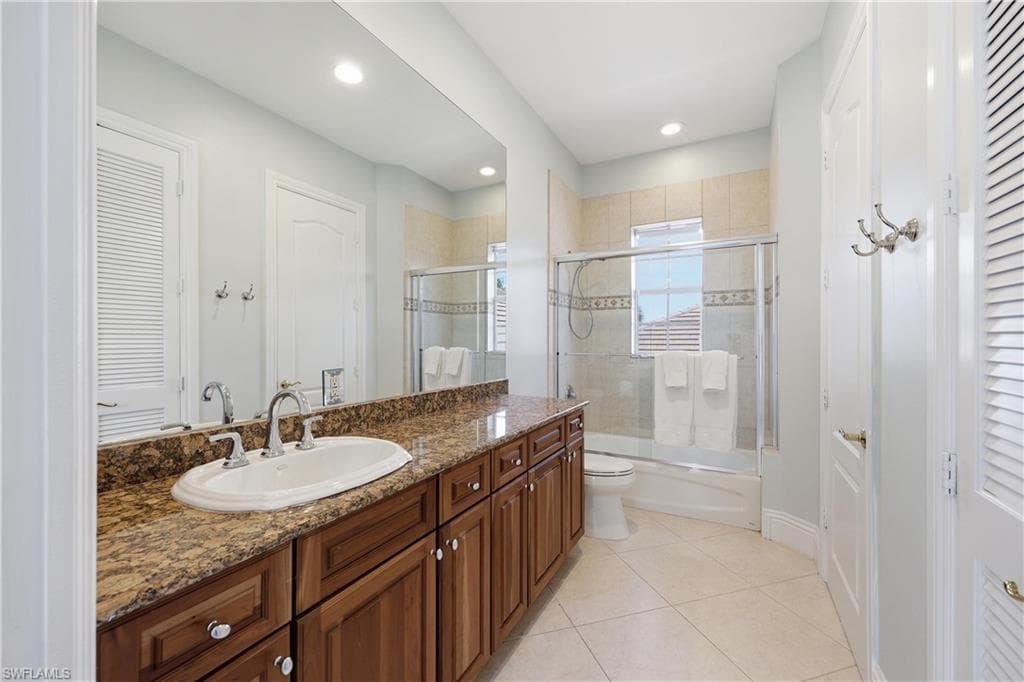 2844 Coco Lakes DR-37