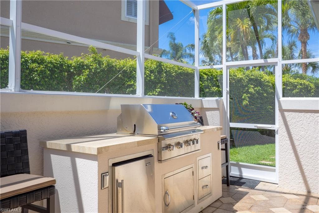 2844 Coco Lakes DR-40