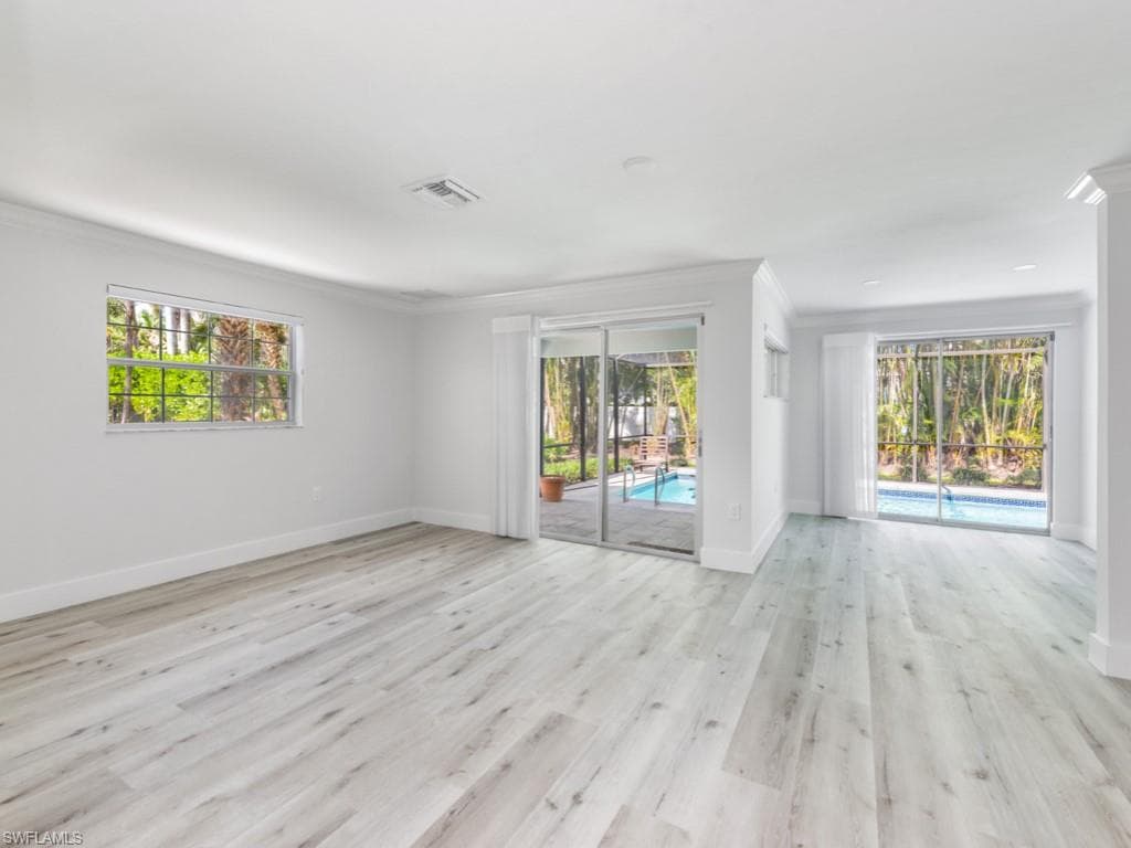1131 Crayton RD-12