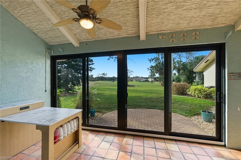646 Augusta BLVD-36