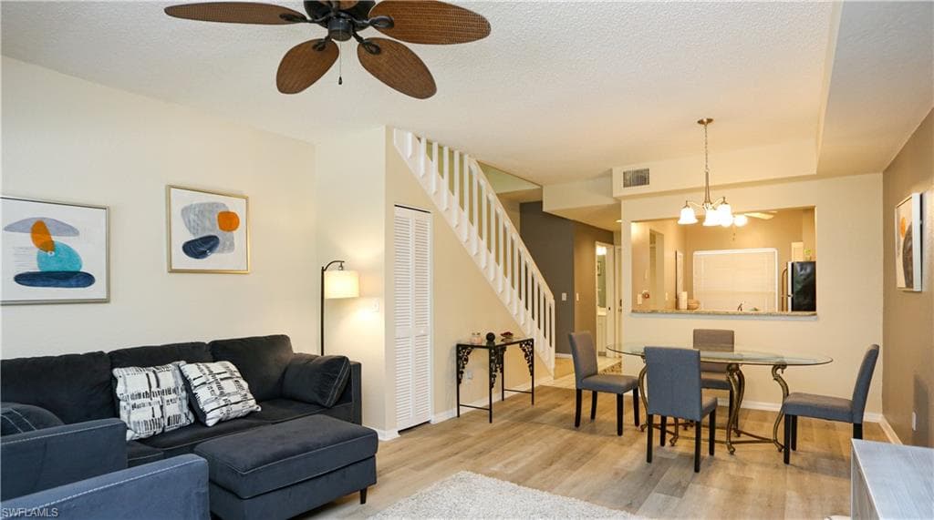 1044 Woodshire LN B203-7