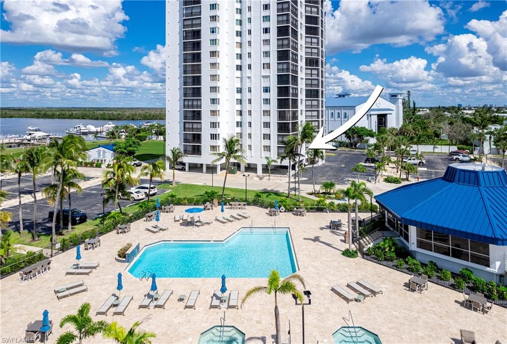 4745 Estero BLVD 104-1