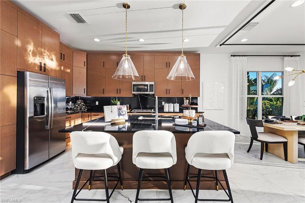 2550 Kingfisher DR-2