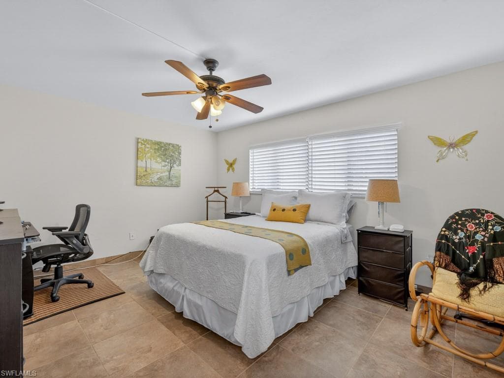 910 VANDERBILT BEACH RD 317W-7
