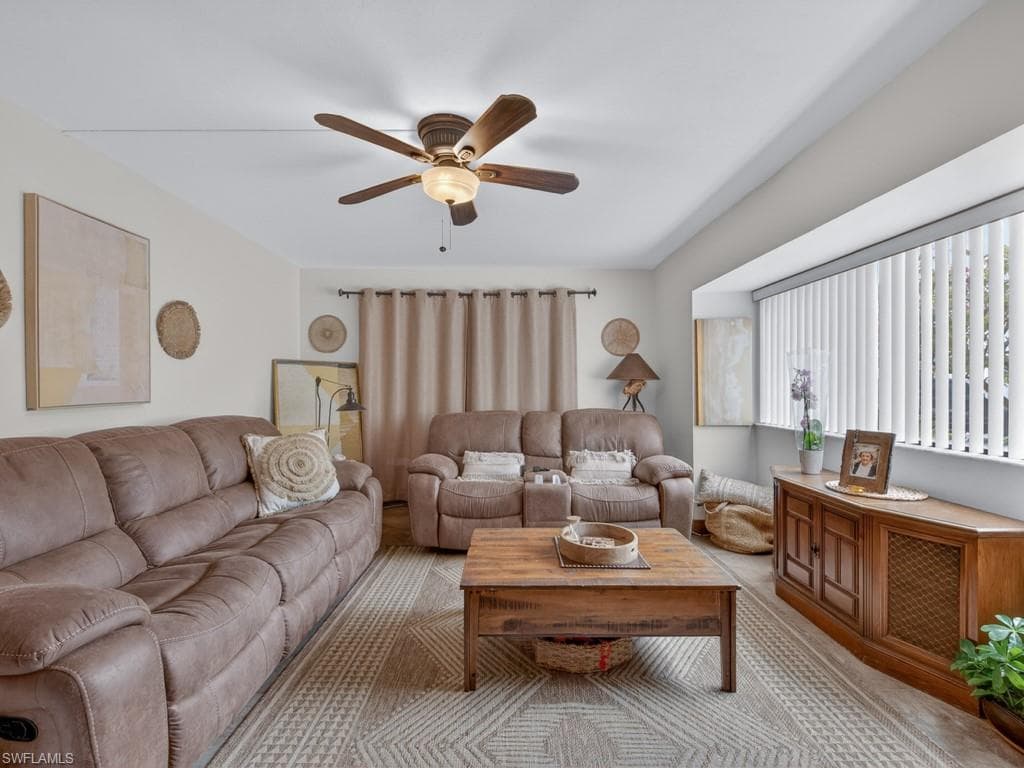 910 VANDERBILT BEACH RD 317W-3