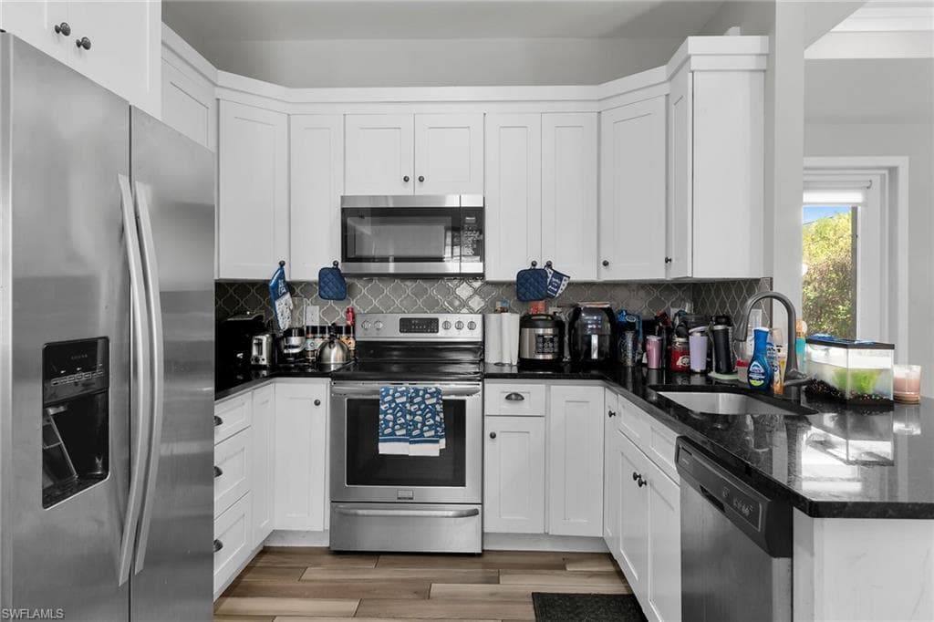 1386 Rosemary LN-5
