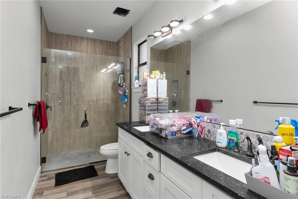 1386 Rosemary LN-8