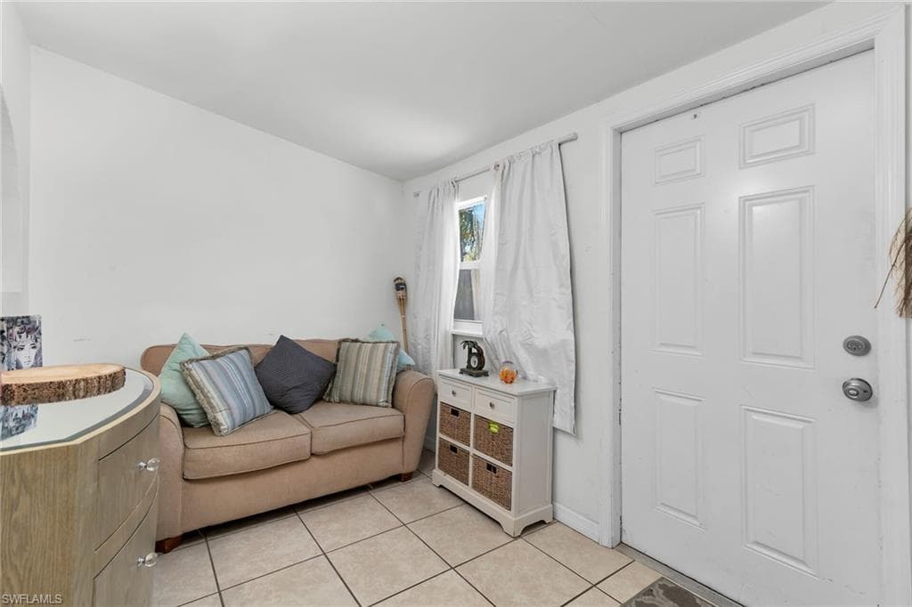 1400 Rosemary LN-6